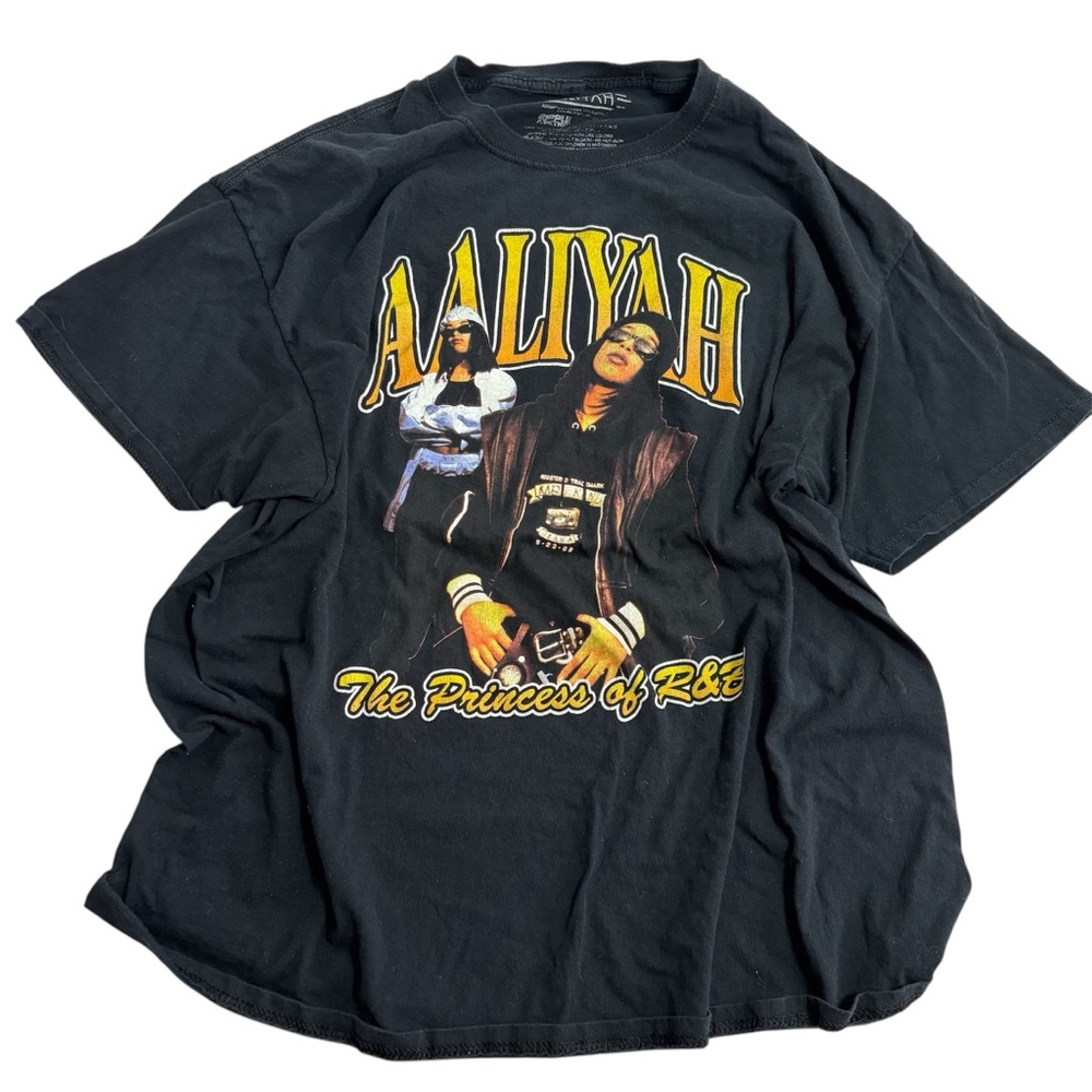 Aaliyah graphic tee